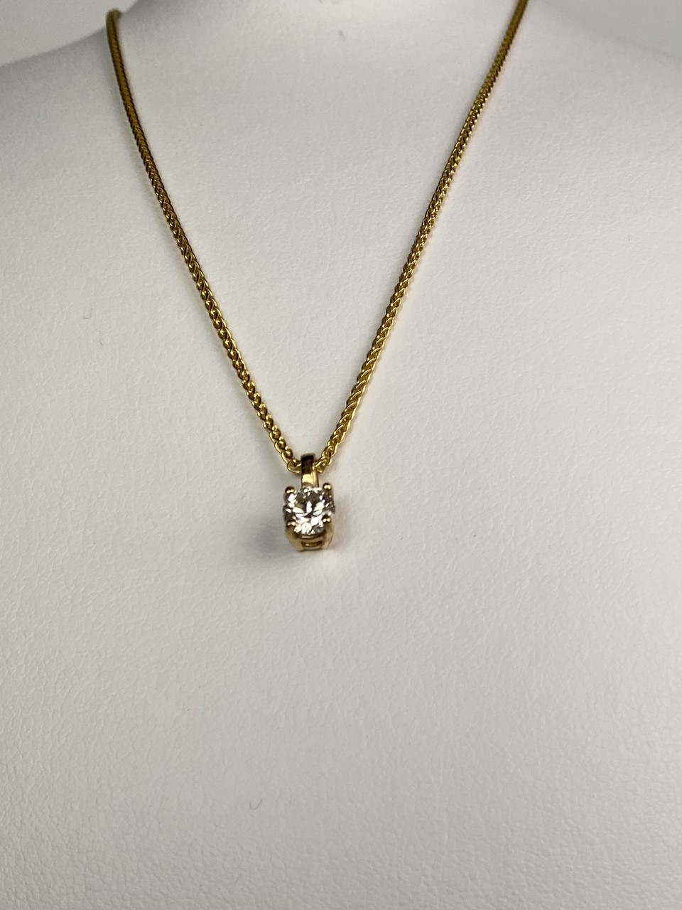 yg solitaire dia necklace